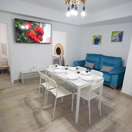 Atico Aguayos Con Parking Gratis Apartment