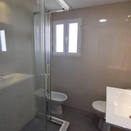 Atico Aguayos Con Terraza Y Cuatro Dormitorios.
