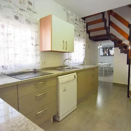 Atico Aguayos Con Terraza Y Cuatro Dormitorios. *