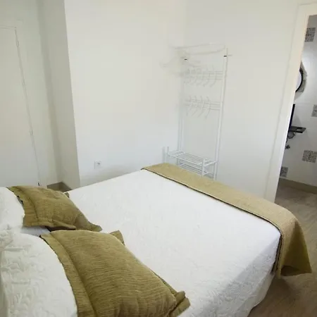 Atico Aguayos Con Terraza Y Cuatro Dormitorios. *