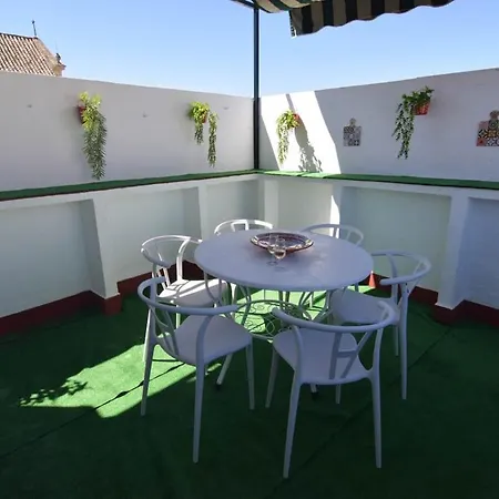 Atico Aguayos Con Terraza Y Cuatro Dormitorios.