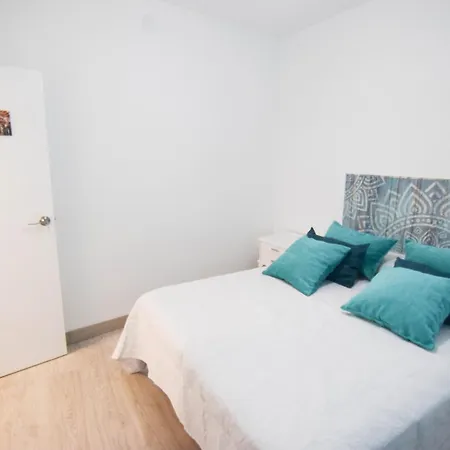 Atico Aguayos Con Parking Gratis Apartment